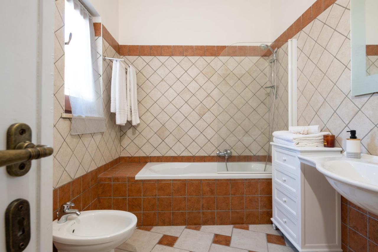 Don Pedro 53 Hotel Tresnuraghes Bagian luar foto